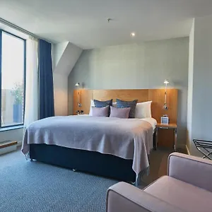 4* Отель Apex Of